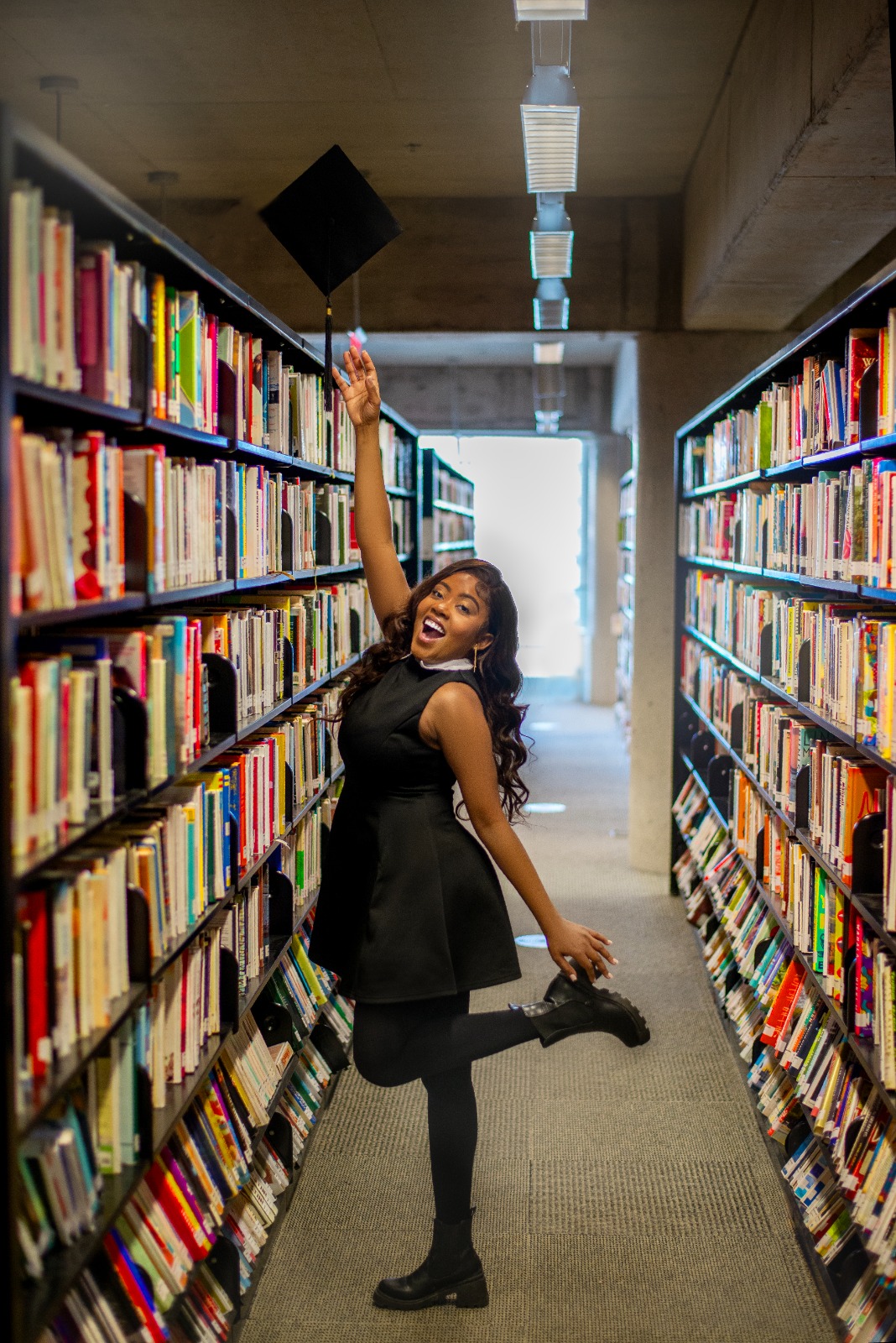 AU BIBLIOTHEQUE