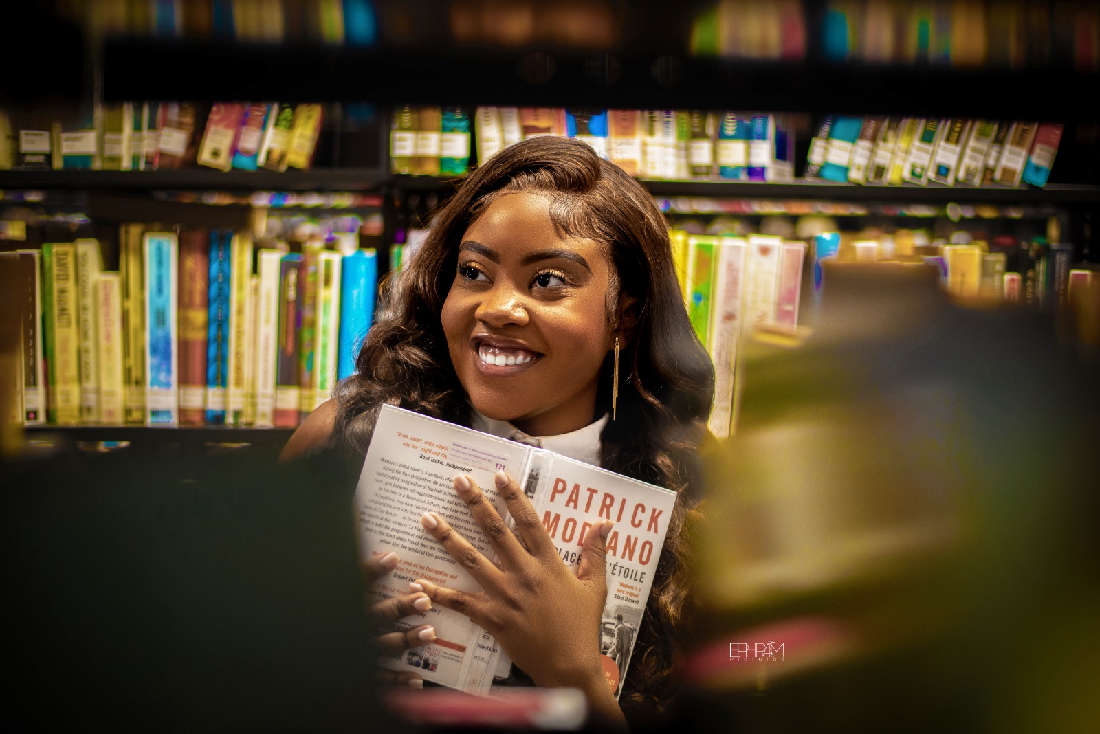 AU BIBLIOTHEQUE